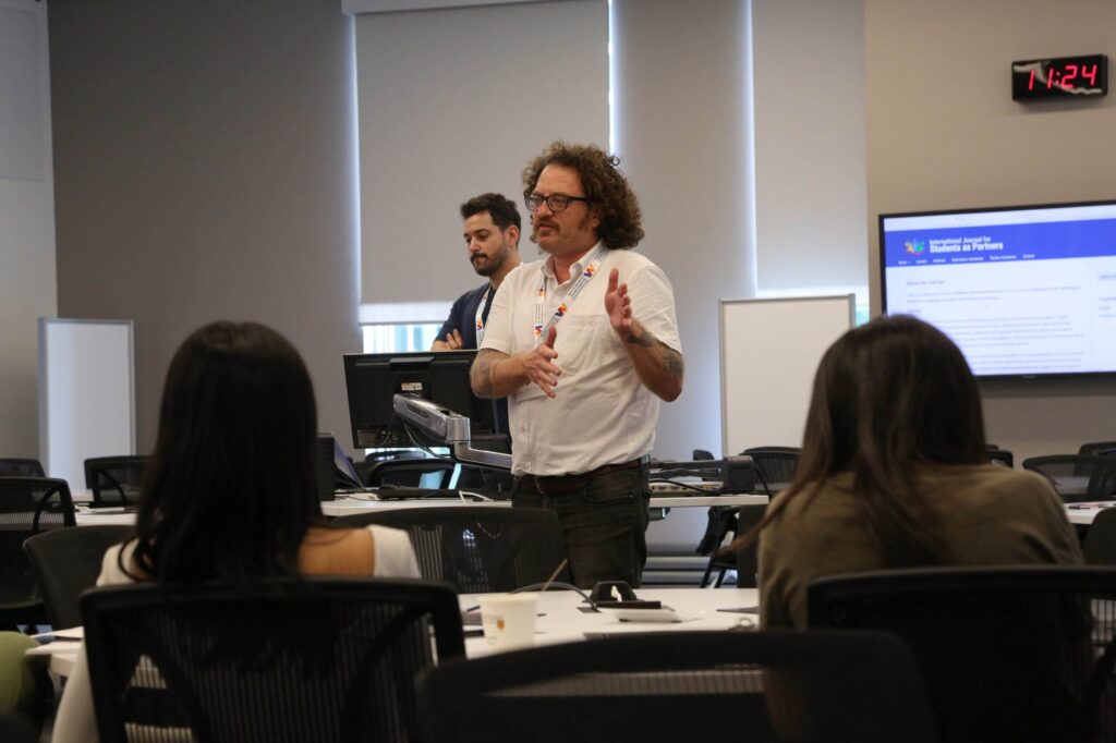 Ian Steinberg, Editorial Manager for the International Journal for Students as Partners (IJSaP) shares information about the journal with new faculty members.